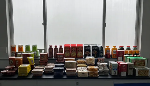 饮品组合套餐在休闲食品套装中的销售策略与适用限制
